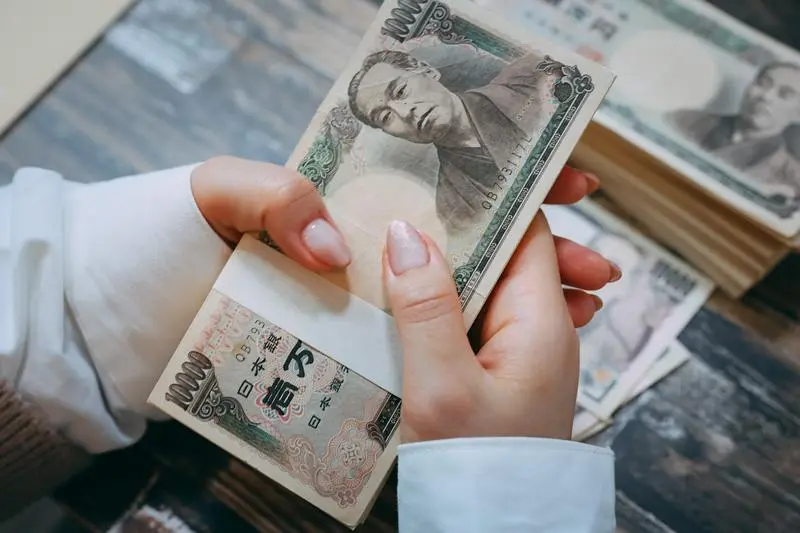 お金貸してくれる芸能人「お金もらって下さい」お金あげます本当に注意！団体・アプリなども