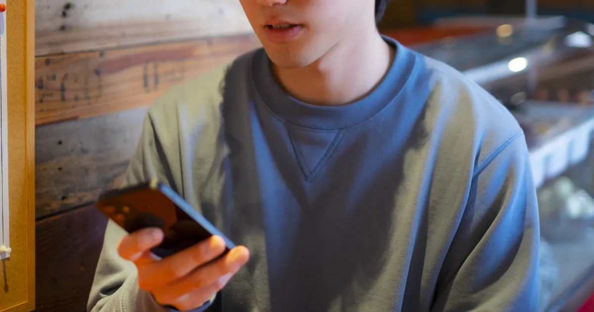 大学生が消費者金融・アコムはやばい？危険？バイト先に電話でバレる？在籍確認・10万・50万・100万の借金。知恵袋 -